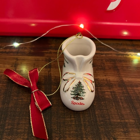 Spode Christmas Tree 2018 baby boot ornament - Picture 8 of 11